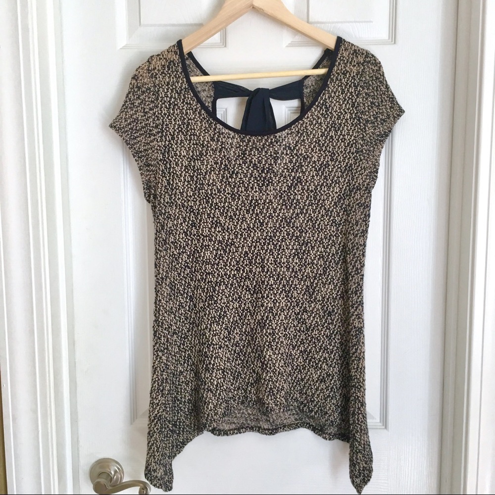 {Agenda} Knit Ribbon Tie Keyhole Asymmetrical Top
